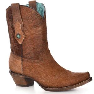 CORRAL hair-on cowboy booties size 9